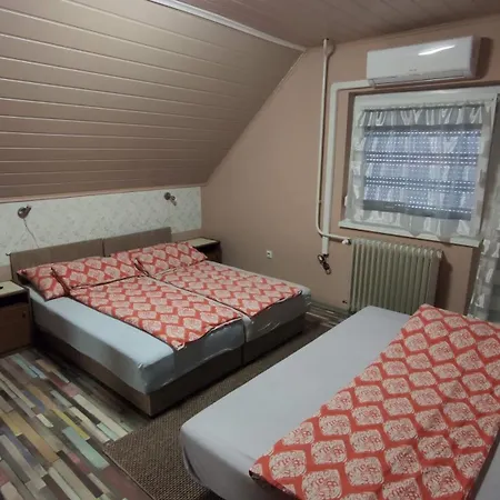 Apartman Aniko Vendeghaz Harkány Exterior photo